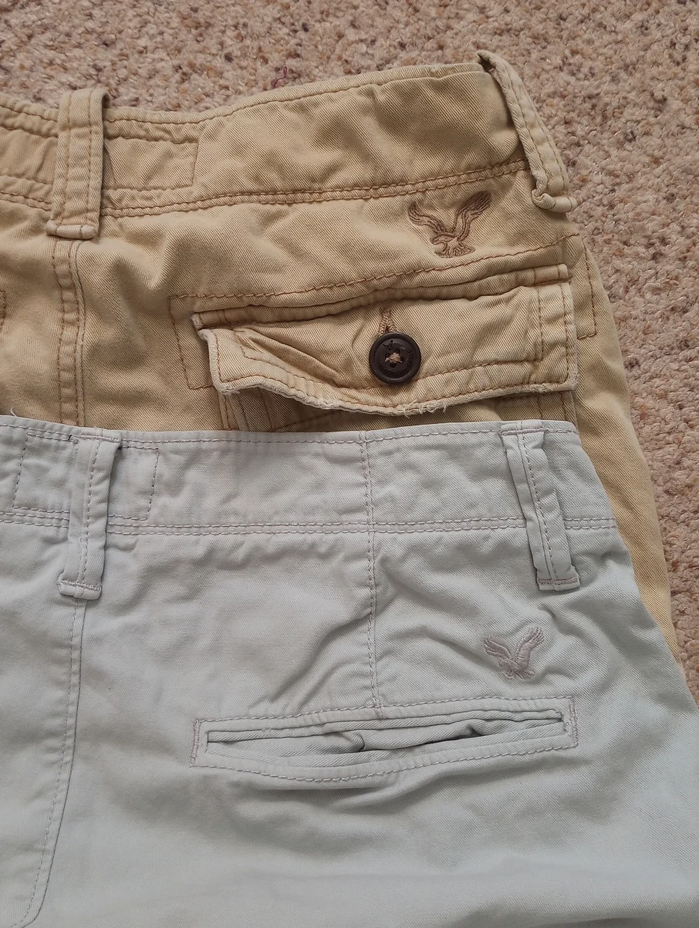 2 Pairs Of American Eagle Size 28 Classic & Cargo - Picture 4 of 10
